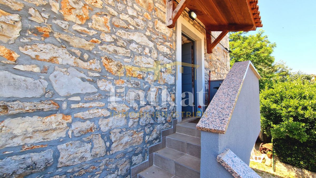 Casa in pietra ristrutturata con vista mare, Poreč